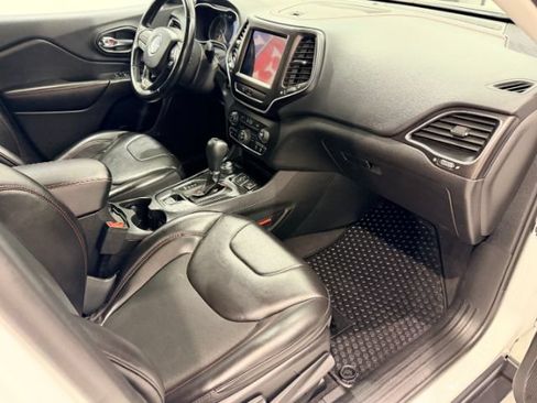 Used 2020 Jeep Cherokee Trailhawk w/ Cold Weather Group AWD/4WD image 28