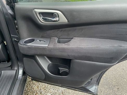 Used 2014 Nissan Pathfinder S FWD image 30