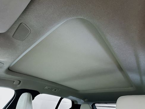 Used 2023 Volvo XC40 B5 Plus w/ Protection Package Premier image 26