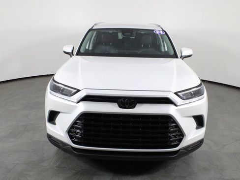 Used 2024 Toyota Grand Highlander FWD image 12