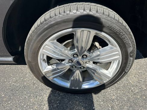 Used 2023 Ford Expedition Platinum AWD/4WD image 16