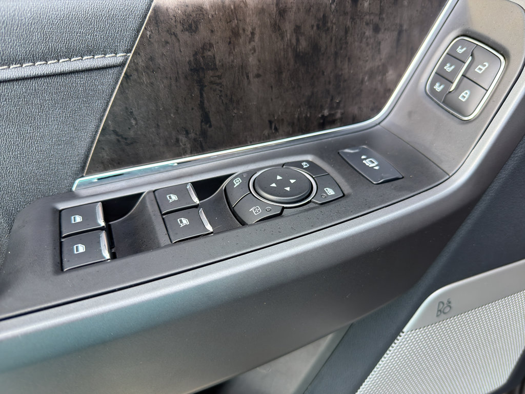 Used 2024 Ford F250 Lariat w/ Lariat Ultimate Package AWD/4WD image 18