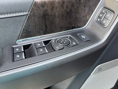 Used 2024 Ford F250 Lariat w/ Lariat Ultimate Package AWD/4WD image 18
