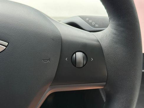 Used 2022 Tesla Model Y Performance AWD/4WD image 27