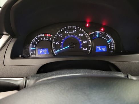 Used 2012 Toyota Camry XLE w/ Leather Pkg FWD image 25