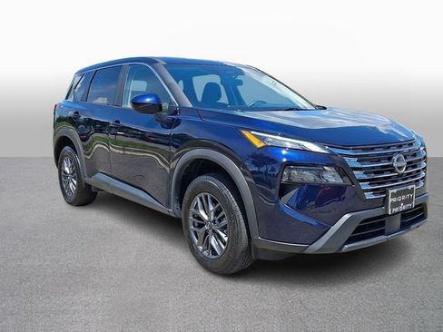 Used 2026 Nissan Rogue SV AWD/4WD image 3