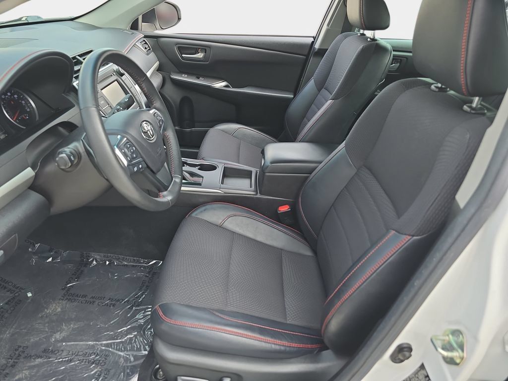 Used 2017 Toyota Camry SE FWD image 17