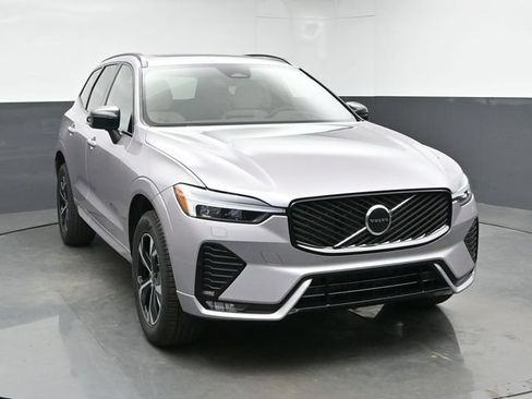 New 2026 Volvo XC60 B5 Core w/ Climate Package AWD/4WD image 2