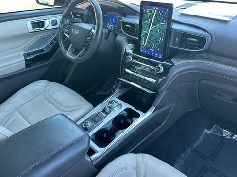 Used 2022 Ford Explorer Platinum w/ Equipment Group 601A image 19