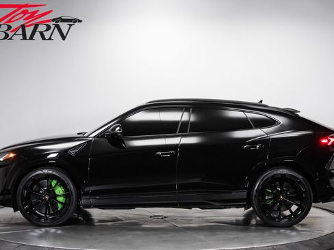Used 2022 Lamborghini Urus AWD/4WD image 2