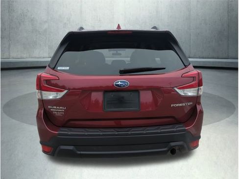 Used 2021 Subaru Forester Limited image 5
