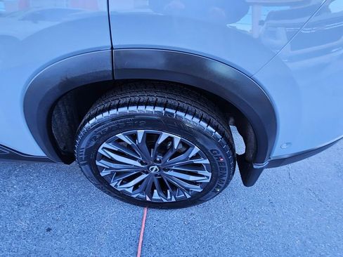 Used 2025 Nissan Rogue SL w/ Tech Package FWD image 11