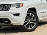 Used 2018 Jeep Grand Cherokee Overland image 2