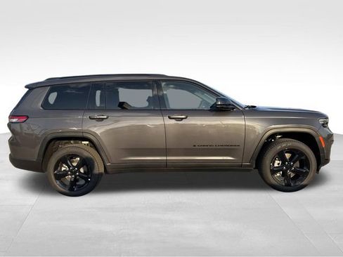 New 2025 Jeep Grand Cherokee L Limited w/ Luxury Tech Group II RWD image 10