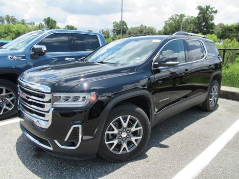 Used 2023 GMC Acadia SLT FWD image 2