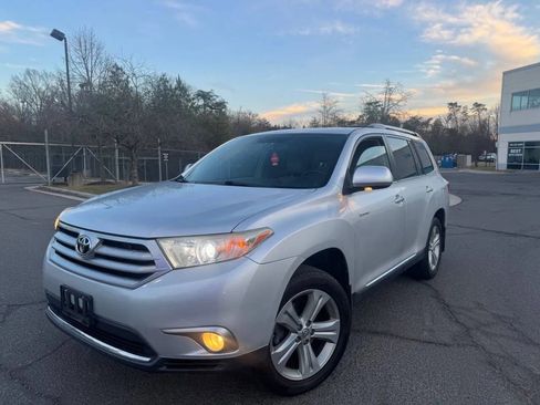 Used 2013 Toyota Highlander Limited image 2