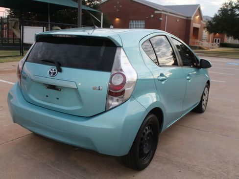 Used 2014 Toyota Prius C Two image 13