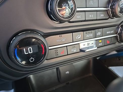 Used 2024 Ford Bronco Black Diamond AWD/4WD image 61