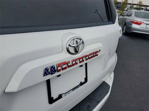 Used 2018 Toyota 4Runner SR5 image 7