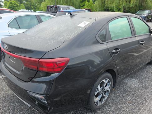 Used 2020 Kia Forte LXS FWD image 4