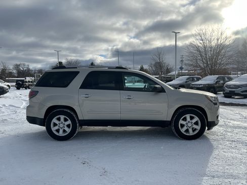 Used 2016 GMC Acadia SLE image 3