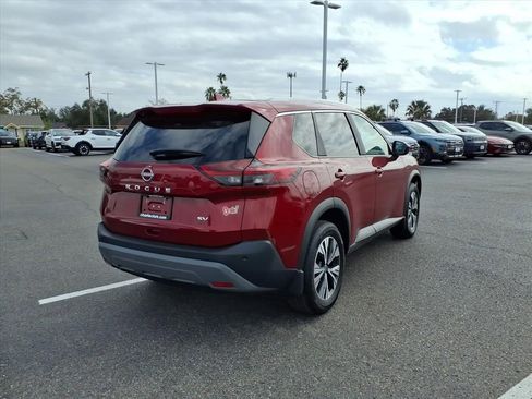 Used 2023 Nissan Rogue SV w/ SV Premium B Package image 5