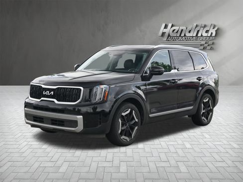 Used 2023 Kia Telluride EX w/ EX Captain's Chair Package FWD image 5