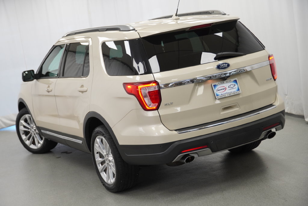 Used 2018 Ford Explorer XLT w/ Equipment Group 202A AWD/4WD image 15