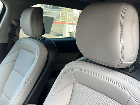 New 2025 Lincoln Nautilus Premier w/ Equipment Group 102A image 19