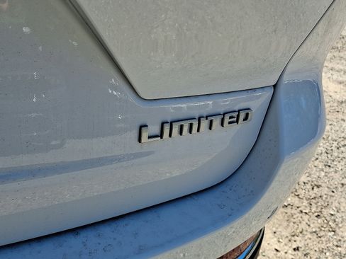 New 2025 Jeep Grand Cherokee Limited image 17