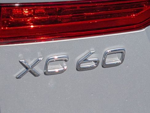 Used 2023 Volvo XC60 B6 Ultimate w/ Climate Package image 19