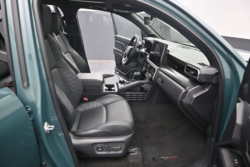 Used 2025 Toyota 4Runner TRD Off-Road Premium w/ Tow Technology Package AWD/4WD image 34