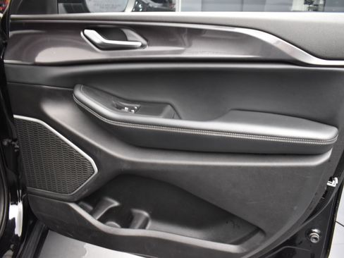 Used 2022 Jeep Grand Cherokee L Laredo w/ Luxury Tech Group I image 20