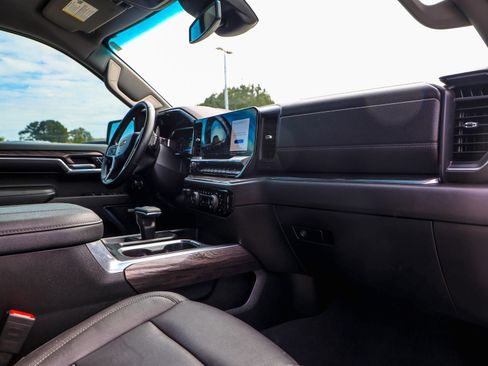 Used 2023 Chevrolet Silverado 1500 LTZ AWD/4WD image 13