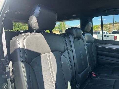 Used 2025 Jeep Wagoneer L 4WD image 19