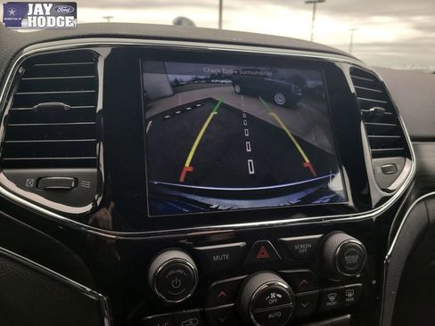 Used 2019 Jeep Grand Cherokee Limited image 23