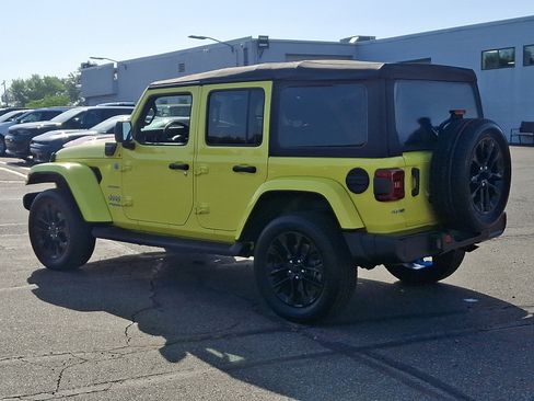 Used 2022 Jeep Wrangler 4WD Unlimited Sahara w/ Cold Weather Group image 4