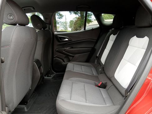 Used 2024 Chevrolet Trax RS image 11