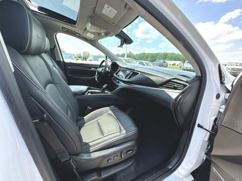 Used 2020 Buick Enclave Avenir w/ Avenir Technology Package AWD/4WD image 30