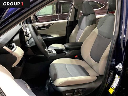 Used 2024 Toyota RAV4 XLE image 7