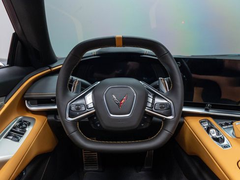 Used 2022 Chevrolet Corvette Stingray Preferred Cpe w/ Z51 Performance Package RWD image 17
