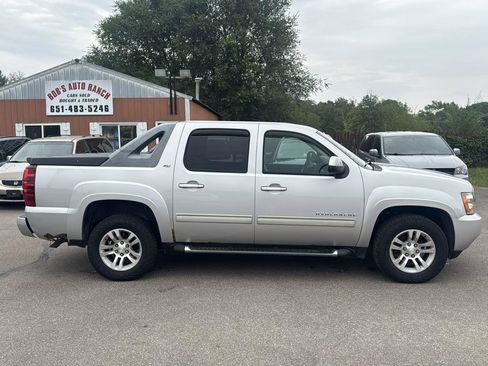 Used 2010 Chevrolet Avalanche LT AWD/4WD image 4