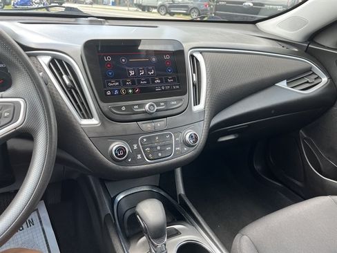 Used 2023 Chevrolet Malibu LT FWD image 25