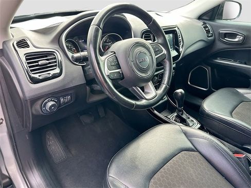 Used 2020 Jeep Compass Latitude image 9