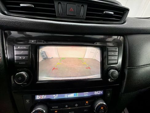 Used 2020 Nissan Rogue SV FWD image 14