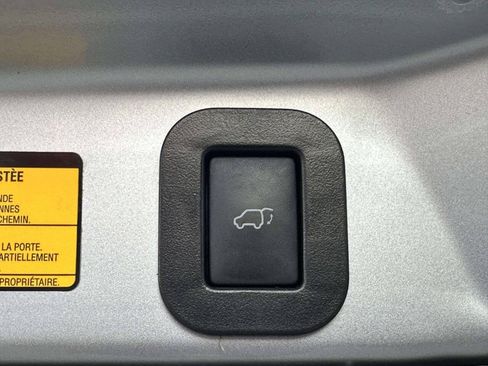 Used 2013 Toyota Sienna XLE FWD image 18