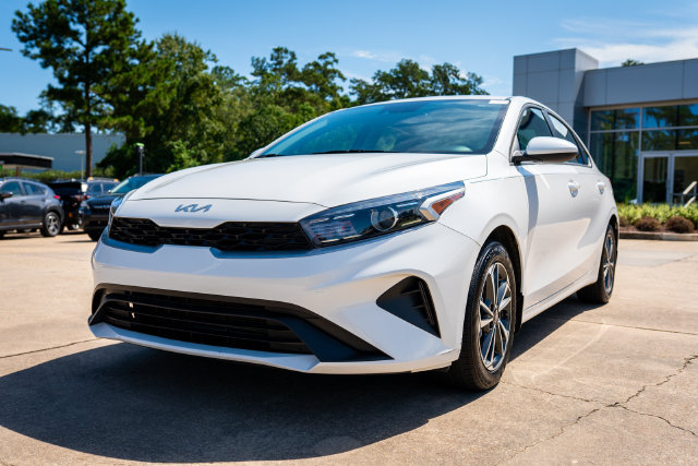 Used 2024 Kia Forte LXS FWD image 11