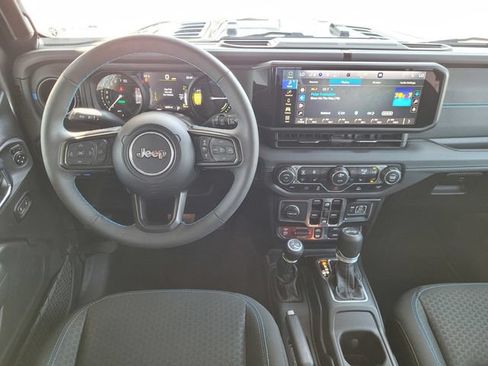 Certified 2025 Jeep Wrangler Unlimited Rubicon 4xe w/ Convenience Group AWD/4WD image 7