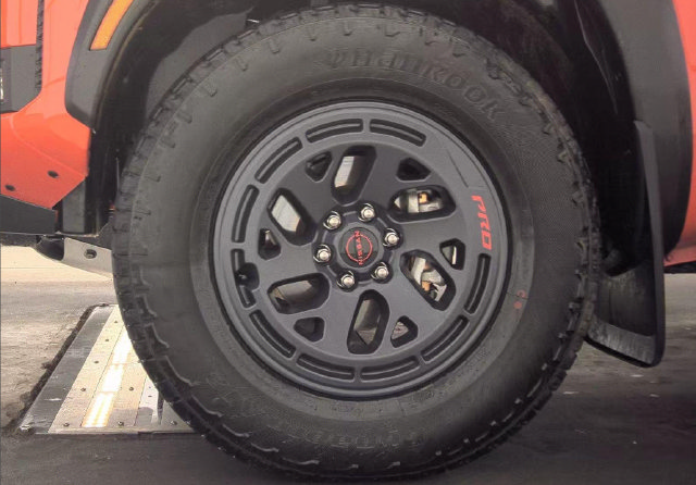 Certified 2025 Nissan Frontier PRO-4X w/ Pro Convenience Package AWD/4WD image 9