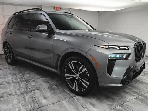 Used 2023 BMW X7 xDrive40i w/ Executive Package AWD/4WD image 3